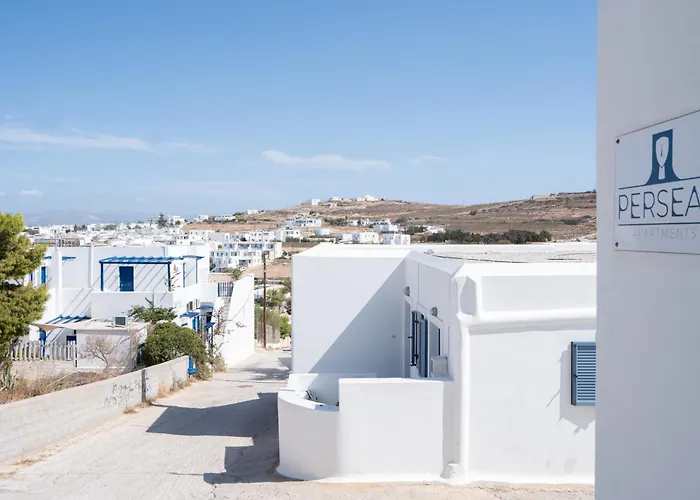 Perseas アパートホテル