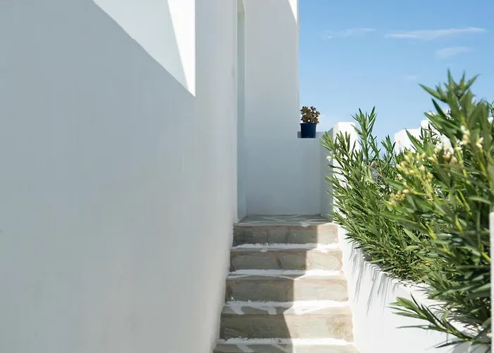 Perseas アパートホテル ナウサ