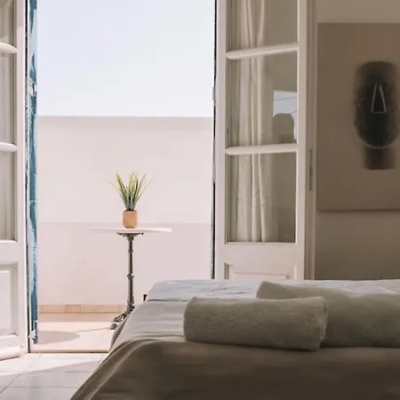 Perseas Aparthotel Naousa (Paros)